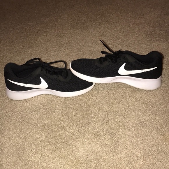 Nike Shoes - Nike Tanjuns